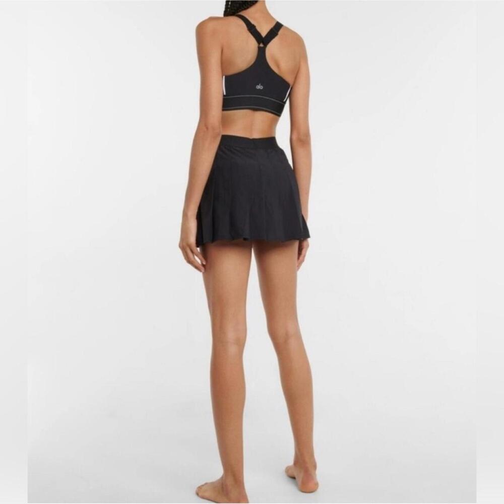 Alo varsity pleated tennis skirt in black. Size M. Perfect condition. - Picture 3 of 5